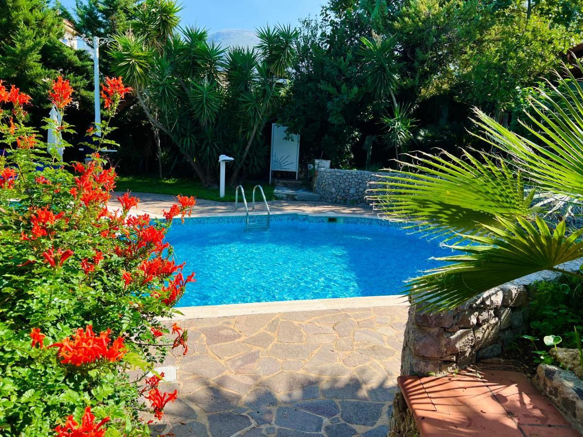 קאריני Villa Talia מראה חיצוני תמונה